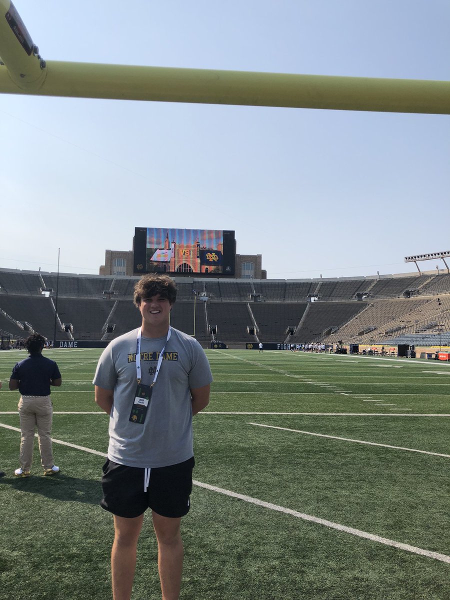 fogler_'s tweet photo. Thank you @CoachJeffQuinn @aarynkearney for a great visit to Notre Dame yesterday! #GoIrish https://t.co/ELkNszTl2N