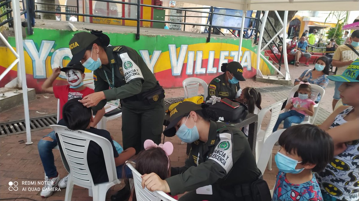 #ProtecciónTurismo #ProtecciónInfancia en coordinación con MNVCC, realiza actividad de vigilancia y control en el Parque La Molienda de #Villeta, con el fin de mitigar la instrumentalización de 👶👧🧒 en el ejercicio de la mendicidad. #EsUnHonorSerPolicía 
#JuntosPorLosNiños