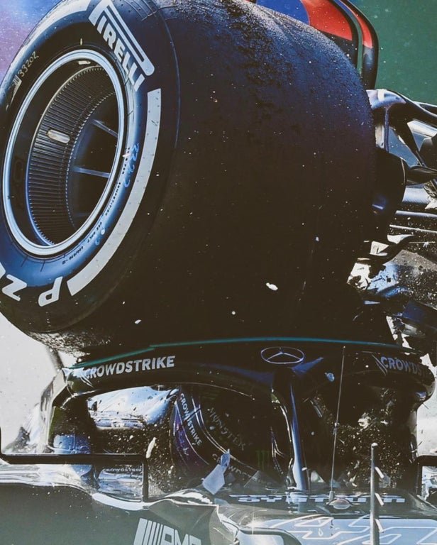 F1HLM's tweet photo. That could have been much worse without the halo.. phew..

Source: IG / lhamilton7 (Getty Images)

#lh44 #hamilton #lewishamilton #f1 #formula1 #italiangp https://t.co/kahyurAmCM