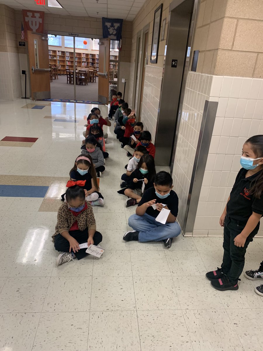 russelllonnie3's tweet photo. Our lines are Tight and Right at Burleson Nation! Shoutout to Ms. Posteal, Ms. Milliron, Ms. Esparza, and Ms. Cindo! Thank You Burleson Nation for having the “If it’s to be it’s up to me” mentality!#RightAndTight #BurlesonPRIDE @DallasISDMedia @ACEDallasISD @BurlesonDISD https://t.co/4N7J6Ee4ko