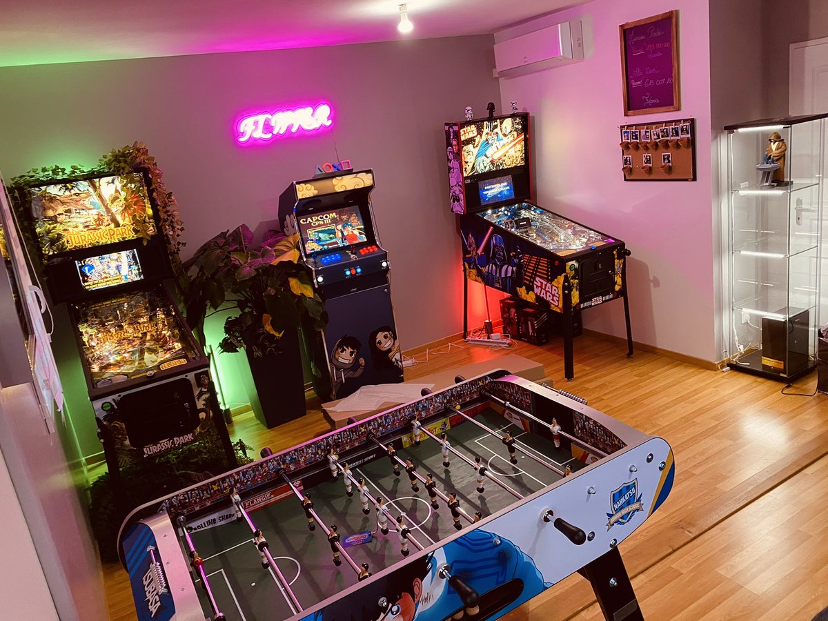 MrBboy45's tweet image. Glow up en 4 photos bibiche 🥃 

Il existe bien une 5ème photo. On est déjà too old là. RDV dans la prochaine vidéo setup 👀