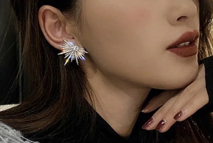 VicoRena's tweet photo. Craftsmanship, to show the timing aesthetics.#jewellery https://t.co/PeUiylacLc
