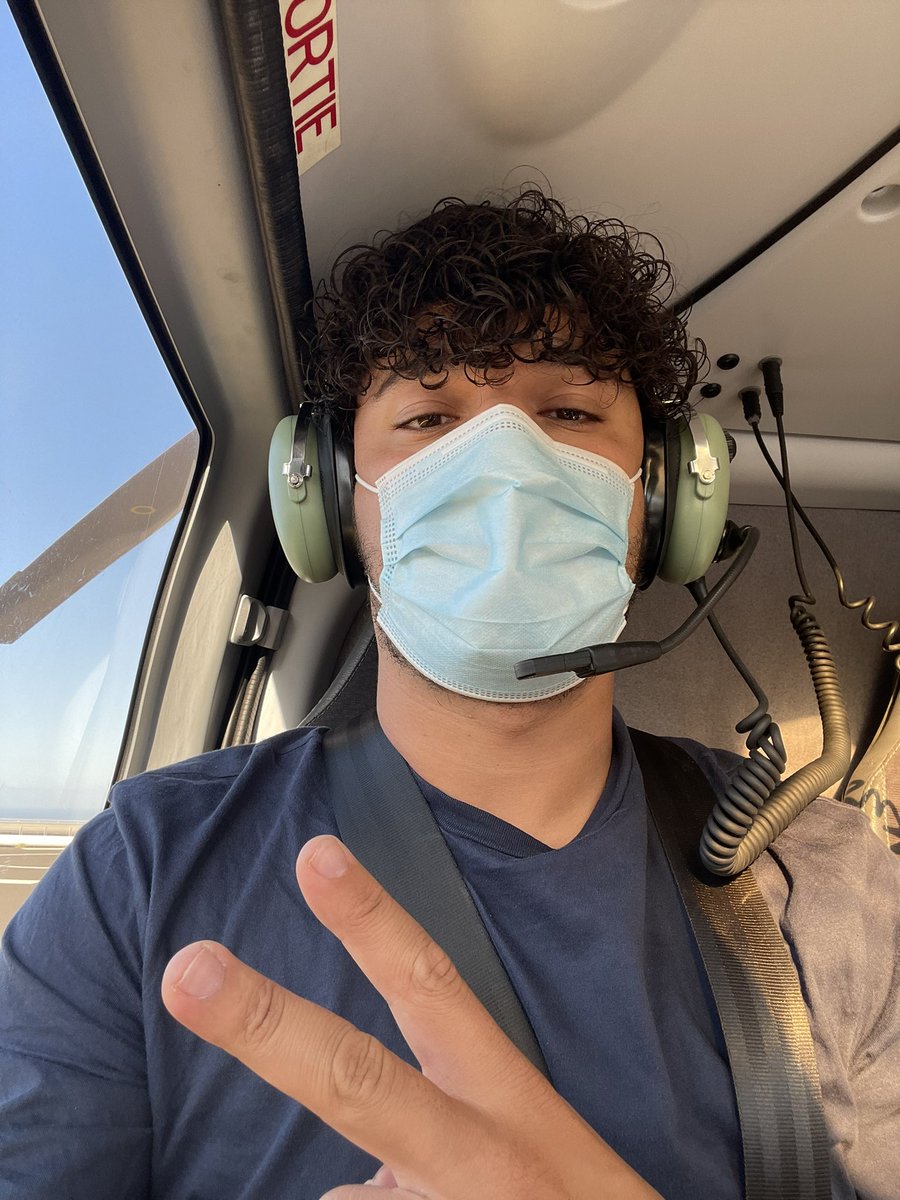yassalaDZ's tweet photo. Survoler la Réunion en hélico une des plus belle expérience de toute ma vie… je peux mourrir en paix https://t.co/YWKonkZDOT