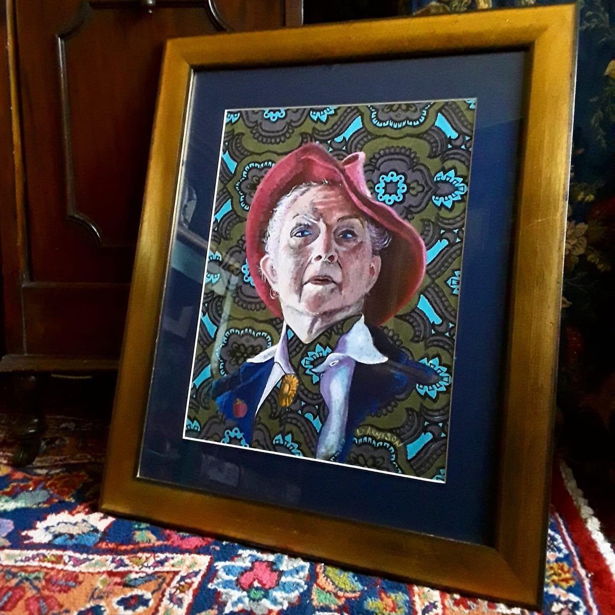 MorleyLass92's tweet photo. Here are some of my portraits on wallpaper - the choice of paper is important. If anyone has any vintage wallpaper they can donate/sell DM me please @OscarWildeUK #BarrieRutter #withnailandI #quentincrisp #wallpaper #vintagewallpaper https://t.co/OwgoJKAbNG