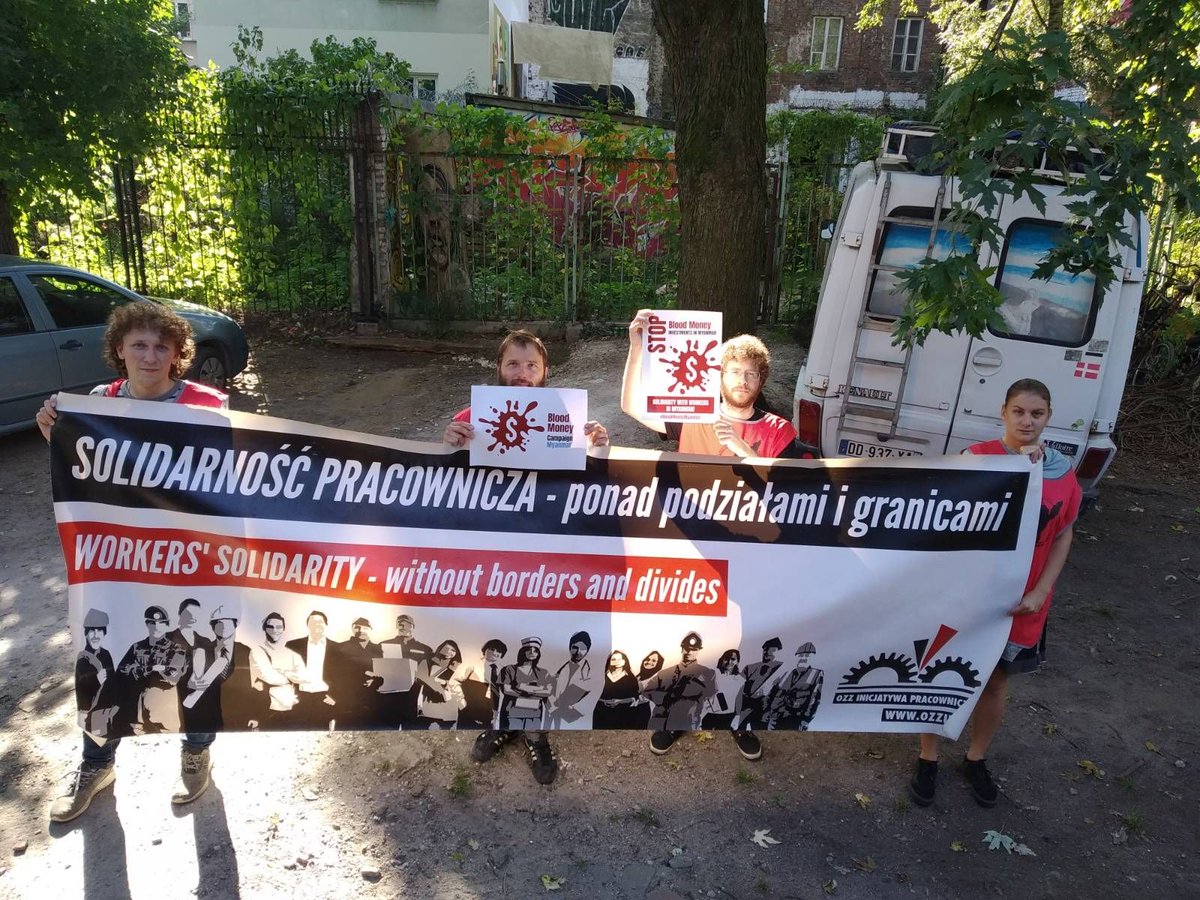 GlobalMayDayNet's tweet photo. [3/3]
Comrades in #Warsaw join #BloodMoneyMyanmar and rally at @hm and @adidas stores.

More info on Blood Money Campaign: https://t.co/UASvWBxWDy

#UnitedAgainstTheJunta
#StopPayingToJunta
#FreezeDollarToJunta https://t.co/06gvb74tS9