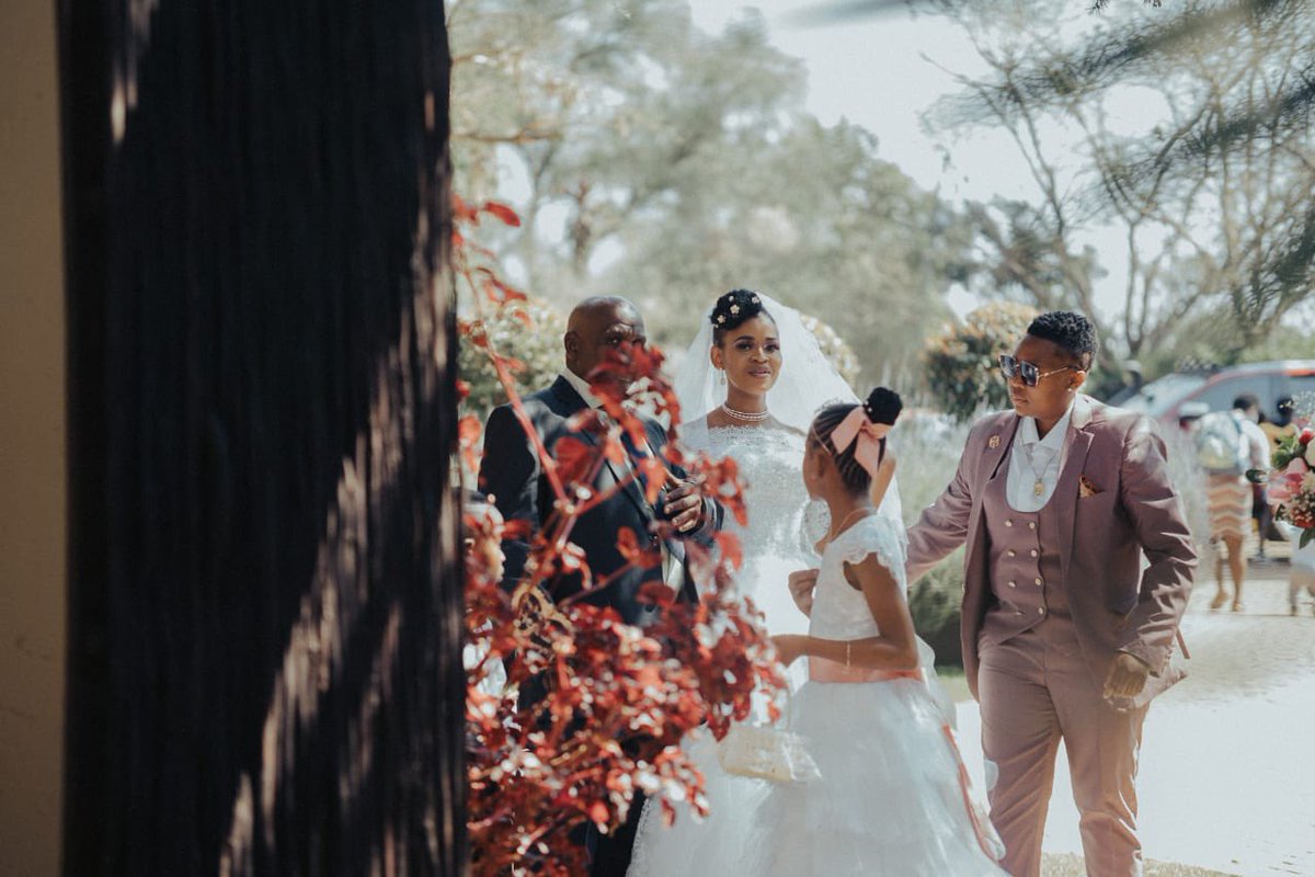 KingSebabe's tweet photo. My bestie got married last weekend and I was part of the bridal squad 🥺 🌈 https://t.co/qpI1FeQqTz