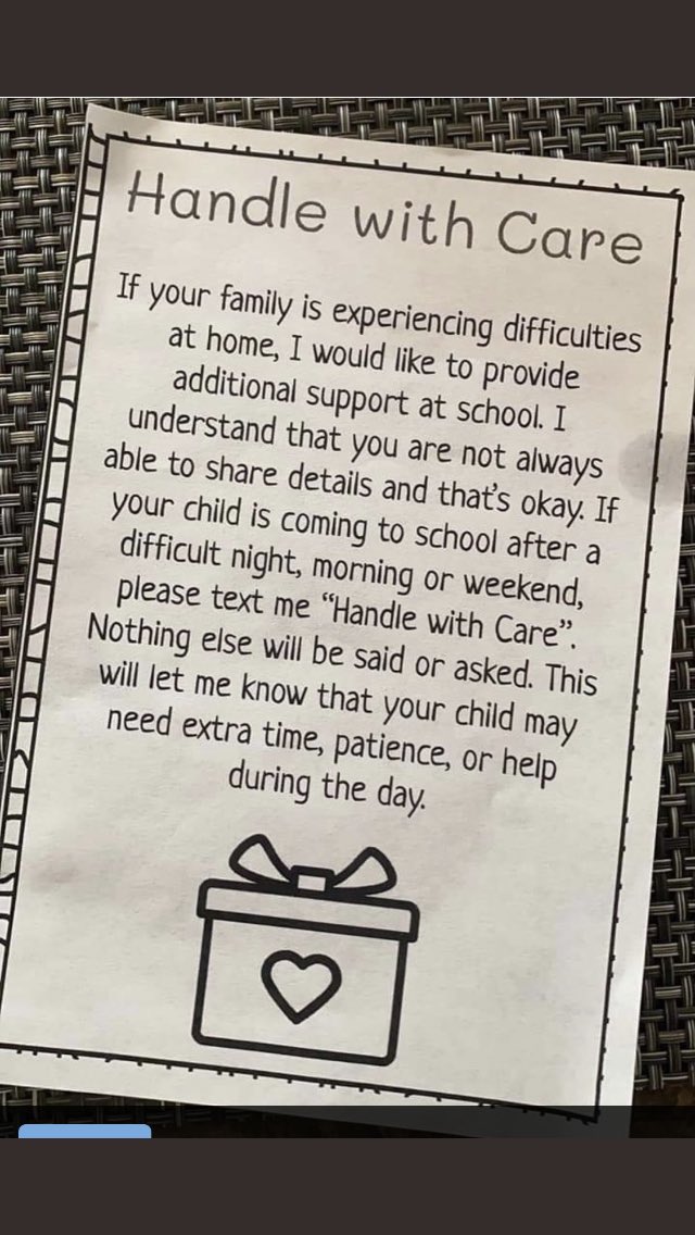 smudgesbird's tweet photo. @JamieKinlochan I wish all teachers did something like this. Growing up I never had any worries but there were times when my children were small that we struggled. You never forget 😕. https://t.co/My2k9v9YfM