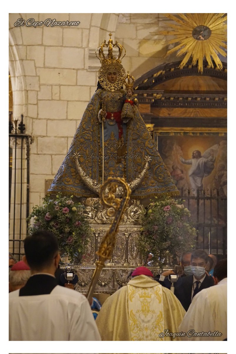 La Virgen de la Fuensanta, Patrona de Murcia, hace su procesión claustral en el día de su Solemnidad en su trono de plata, ante los vivas, aplausos y devoción de toda su gente.

#Fuensanta
#LaMorenica
#PatronaDeMurcia
#JCFotografía
