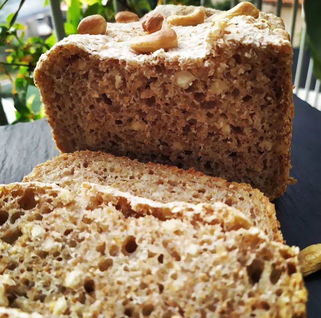 MartaAbardia's tweet photo. Pa integral amb anacards 😍😍
#panificadora #bakery #brownbread #wholebread #FelizDomingoATodos #foodies #nutrition #Cooking #cooker #panintegral #paintegral #anacardos #anacardi #nut #alimentacion #nutricion #dietitian #nutritionist #foodlover https://t.co/vi2wrhzOLV
