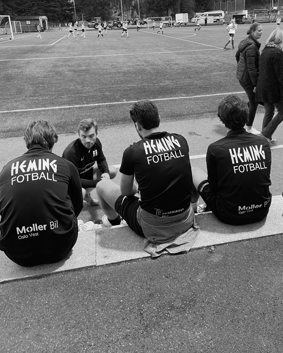 HemingFotball's tweet photo. Ny kamp ikveld! Vi tar imot Kjelsås 2 klokka 20:15 https://t.co/WILUmCiqbw