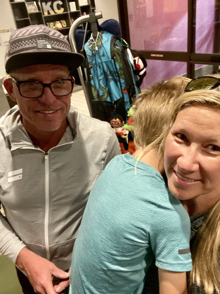 Early morning flights ! #family #AmericanAirlines #Hilton