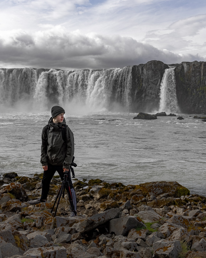 Grimus07's tweet photo. Getting the shot requires getting down to the water and close to the edge of #Godafoss. The heroes were a bit wet at the end. :-)
.
.
.
#travel #travelphotography #photography #nofilter #Canon #CanonR5 #CanonRF24-105f4 #photographer #ontour #landscape https://t.co/CGS7e1t0Rw
