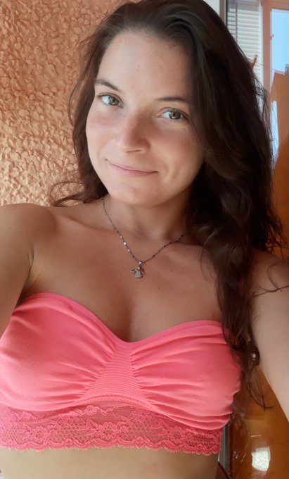 Kellemes napot mindenkinek 🤗 https://t.co/C7rp2R40kC