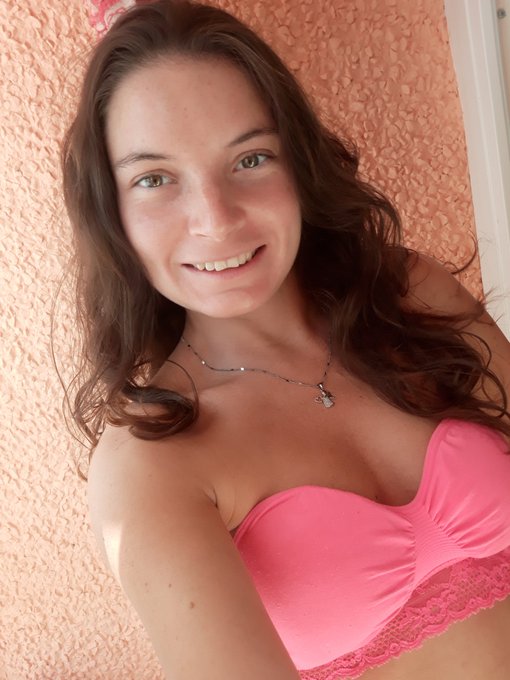 Kellemes napot mindenkinek 🤗 https://t.co/C7rp2R40kC