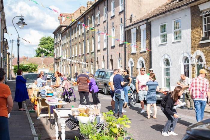 KatjaNeubauer2's tweet photo. We had a fantastic fete in our square yesterday. So great to get together again. https://t.co/GjQvV5ZHI7