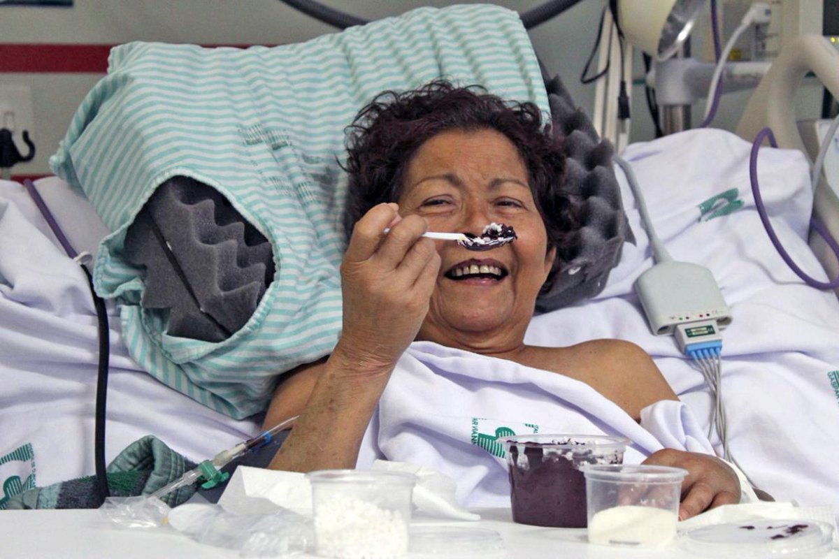 Aos 52 anos, Maria do Socorro Rocha ainda tem dificuldades para lembrar qual o maior período que havia ficado sem tomar açaí. Mas a última semana, segundo ela, certamente estava nessa lista. ⤵️