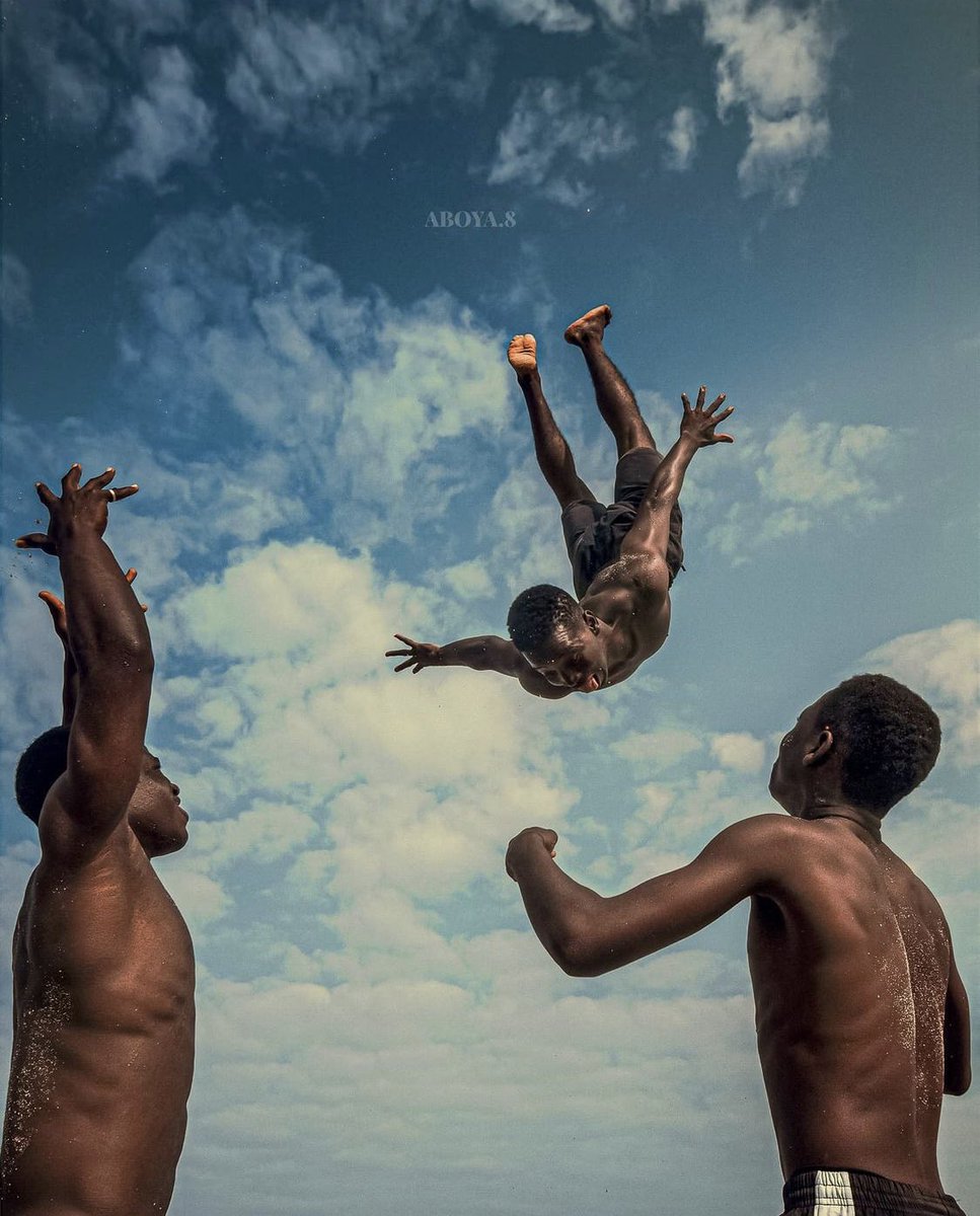 BadestMelanin's tweet photo. Incredible photoshoot 🤎⚡️ https://t.co/PK3eX2jVvT