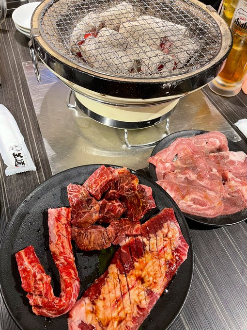 こみトレお疲れ様でしたー!!
スペースに来て頂いた方ありがとうございます!!
大阪での打ち上げといえば焼肉!! 