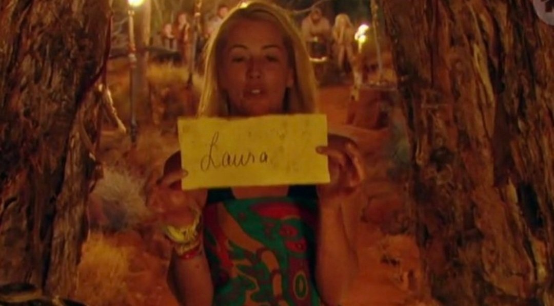 _alecrichardson's tweet photo. Cara's final tribal vote #SurvivorAU https://t.co/tLf88lHYXt