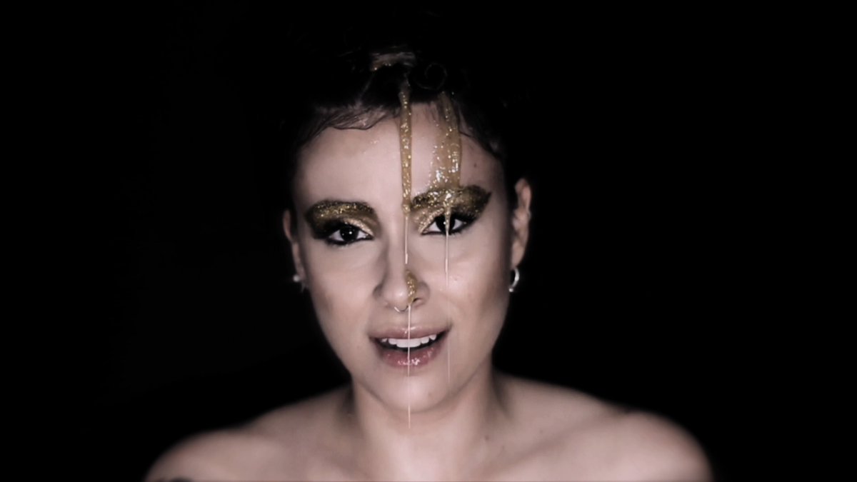 Breakers! We just released our new video 𝑨𝒓𝒎𝒚 𝑶𝒇 𝑴𝒆!
Have you already seen it?! No?!
You can fix it…how?! 😏

youtu.be/QdmBN8vxUDE

#björk #armyofme #coversong