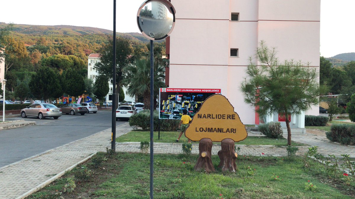 EgeOrdusu's tweet photo. Lojman girişi güzelleştirme çalışmamız devam etmektedir https://t.co/BGGSFI0A59