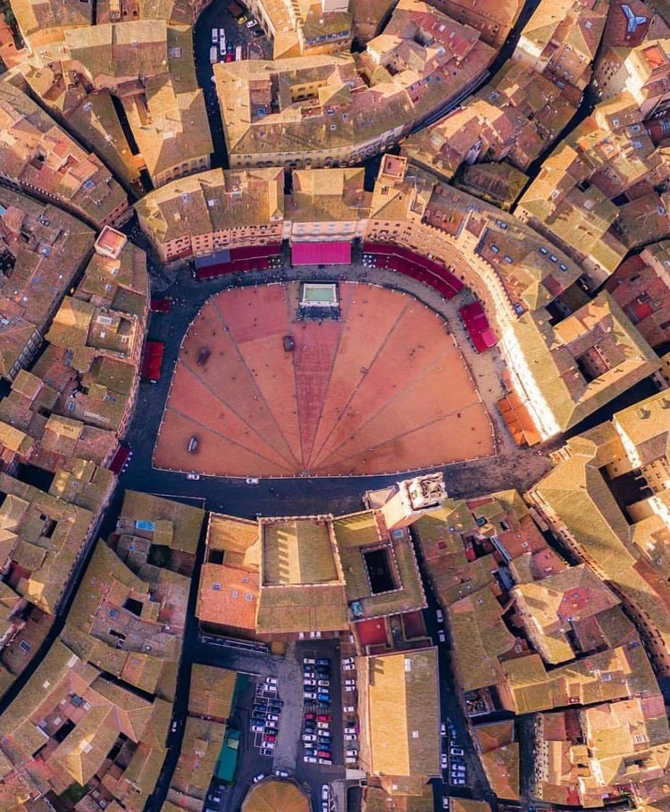 CirculoArq's tweet photo. Piazza del Campo
Siena, Italia https://t.co/qkGJog11X3