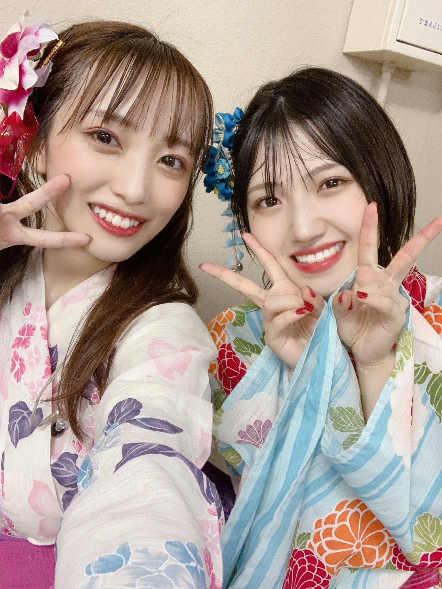 AKB48 村山彩希　向井地美音　2ショットアクスタ AKB48 ランダム生写真 村山彩希×向井地美音 大丸東京 - メルカリ