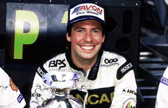 EdwardHolfman's tweet photo. 22 años de la muerte de #GONCH
⏩Gonzalo Rodríguez: Piloto
⏩Fecha de la muerte: 11 SEP. 1999
⏩Lugar : Monterrey, California, Estados Unidos. Siempre estarás en nuestros ❤ campeón https://t.co/WsawddH7vD