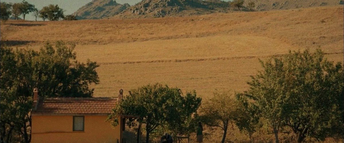 _yunusunbiri's tweet photo. "Her insan dünyaya neden geldiğini sorar, ben seni gördükten sonra hiç sormadım." https://t.co/2Lr4fIbHgk