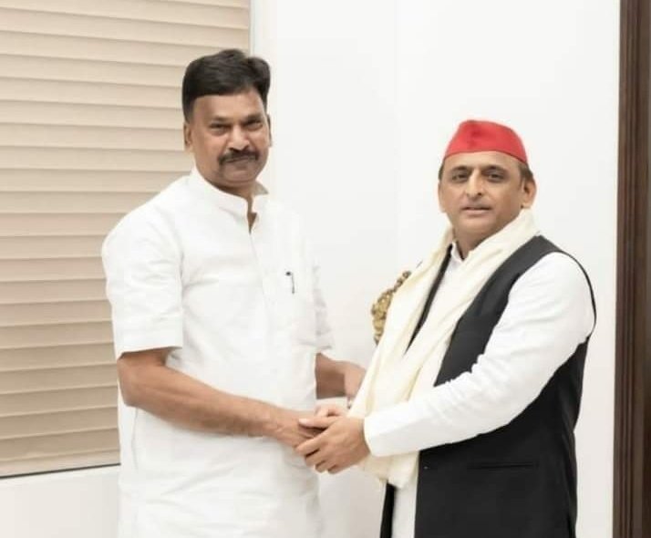 आज माननीय राष्ट्रीय अध्यक्ष समाजवादी पार्टी अखिलेश यादव जी से मुलाकात की।