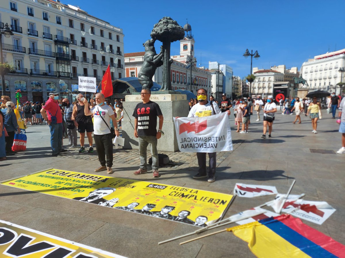 VicentMauri's tweet photo. Intersindical Valenciana ha estat a #Madrid per participar en la manifestació contra la visita del president colombià Duque i la condecoració que li concedirà el govern espanyol @IntersindicalV @coorvalcolombia @fecode @cutcolombia @STESIntersindic https://t.co/SsfOkMlkgg