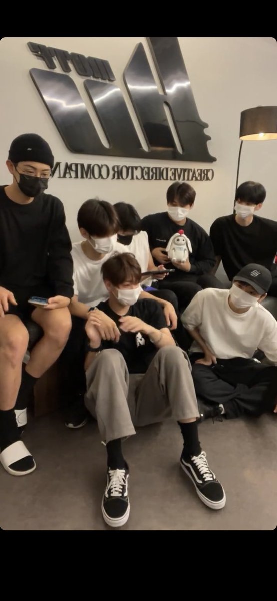 miiando2020's tweet photo. まじで大好きすぎて泣けた😭😭😭😭😭😭揃ってる動画って幸せすぎて何回見ても泣ける😭😭😭

https://t.co/uhocStj0Nv https://t.co/5hx2UUP0lh