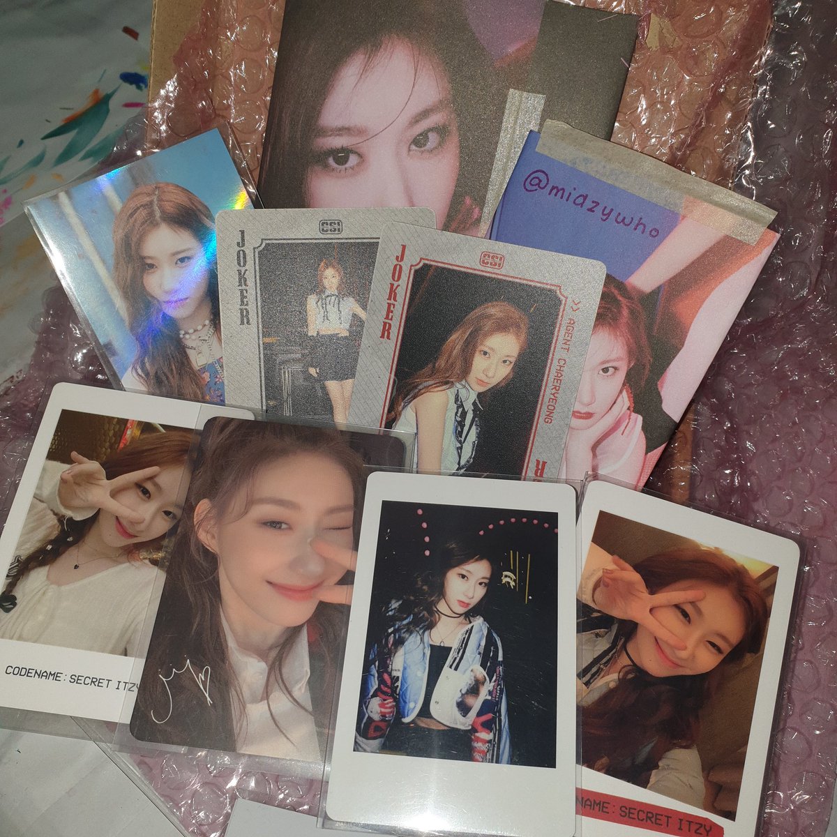 midzywho's tweet photo. Grabe po yung budol ๐คง๐ tysm @chaeryeonscart for packing them all securely!! Super love everything huhu ๐ฅบ #riefeedbacks https://t.co/jM1zVibKYU