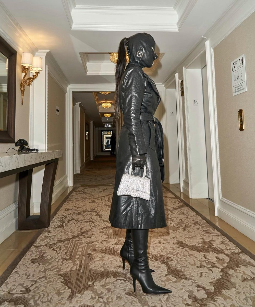 Jprz1321's tweet photo. Is Kim Kardashian OK? https://t.co/T69li2rnPv