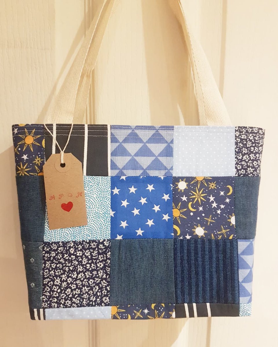 patch_happiness's tweet photo. Custom made tote bag? Find yours in our Etsy Shop! 

#custombag #blue #handmade #smallbizsunday https://t.co/mf0nQmCEwK