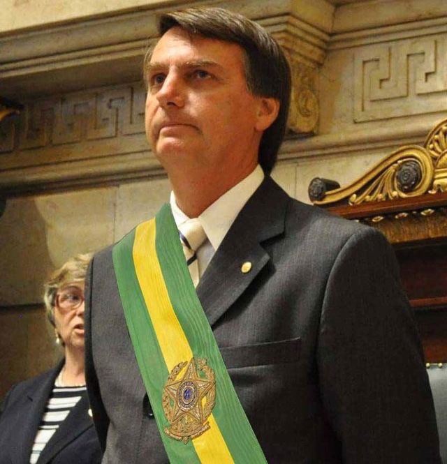 PortalGriffin's tweet photo. 🚨 Griffin Johnson sobre Bolsonaro:
"Velho broxa da porra, fracassa em tudo que se propõe a fazer." https://t.co/XabcGnY6QH