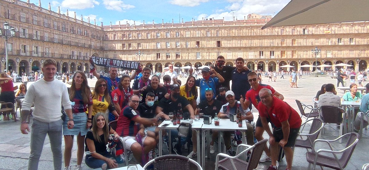 Una marea azulgrana invade Salamanca 💙❤️ <a href="/EXT_UD/">Extremadura UD</a>