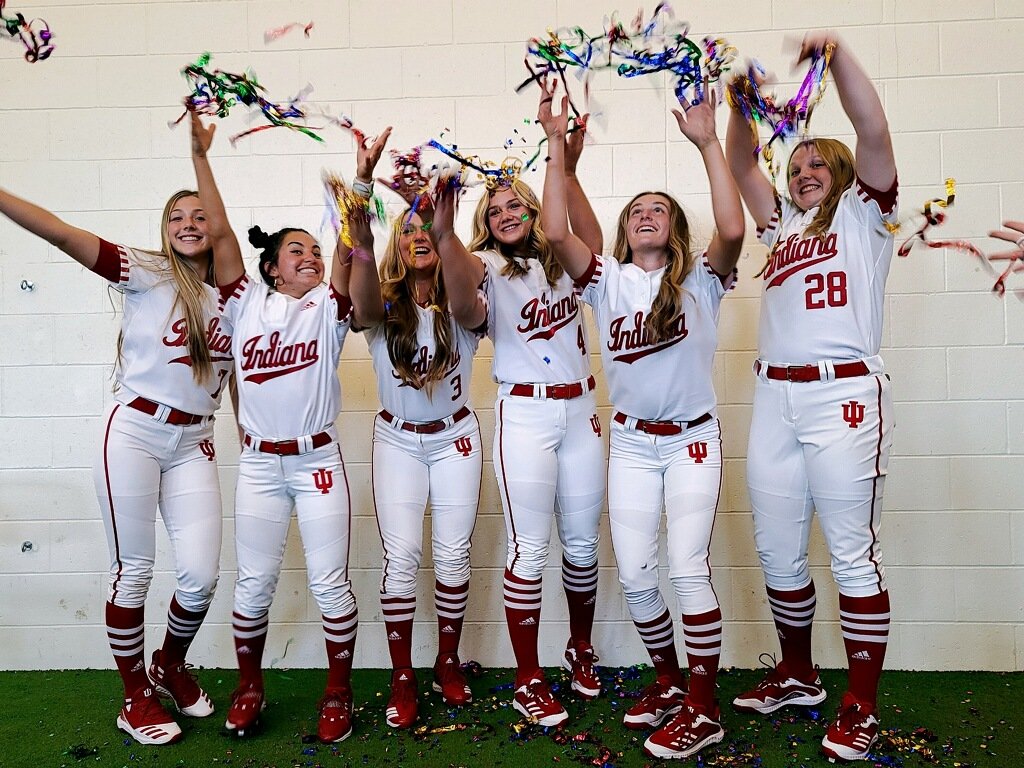 CassKett15's tweet photo. One of the greatest weekends of my life! Official visit for the class of 2022 is in the books. Everybody better look out, Team 50 is coming for you!!
@IndianaSB @banditsallen04 @CoachLee04 @Philyg16 @BeverlyBandit16 @SteeleSoftball https://t.co/sIJ2uS5gGh