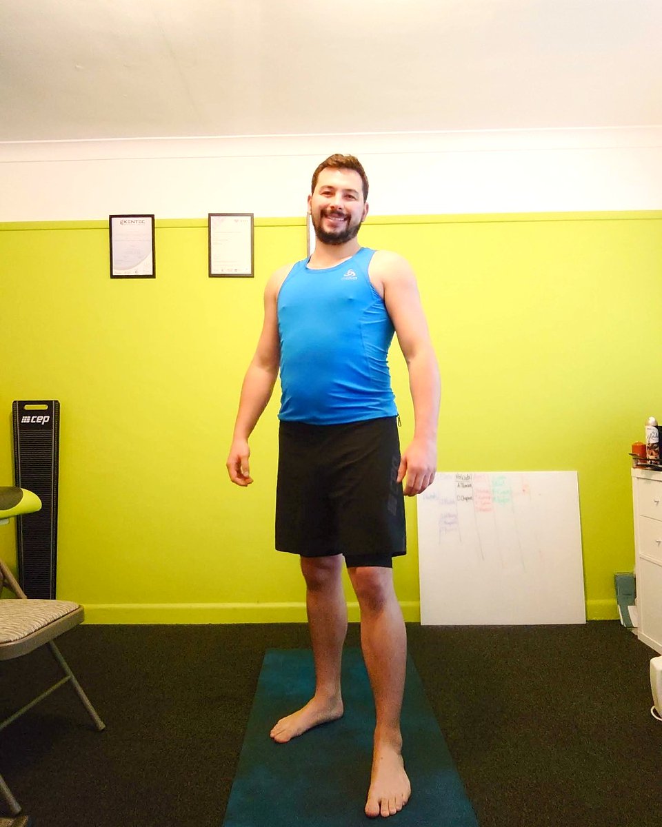 PowerKnapp_UK's tweet photo. Getting in some 'Me Time' with some yoga/stretches 🧘‍♂️🐩
.
Rather ironically, the thing that gets my hips seized/tight is the massaging! 😅 Investing the time to get the hips mobile and functional to keep on top form &amp; be the best-knot buster I can! 😉
.
#sportsmassage #uk #yoga https://t.co/0L6axa6J3V