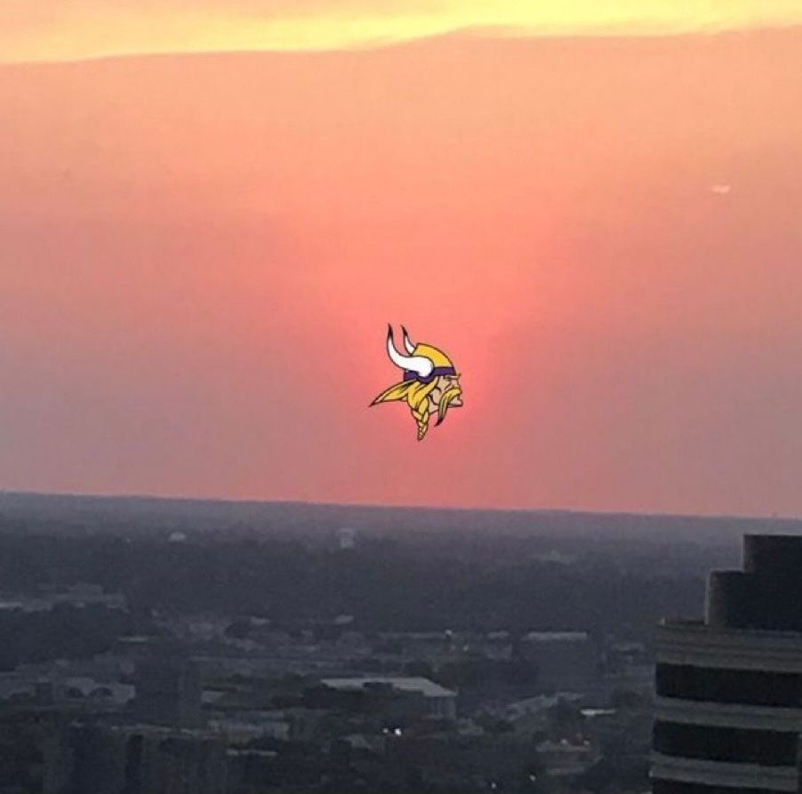 johnkriesel's tweet photo. What a beautiful sunrise this morning. #Skol https://t.co/MFNH9s6KJ5