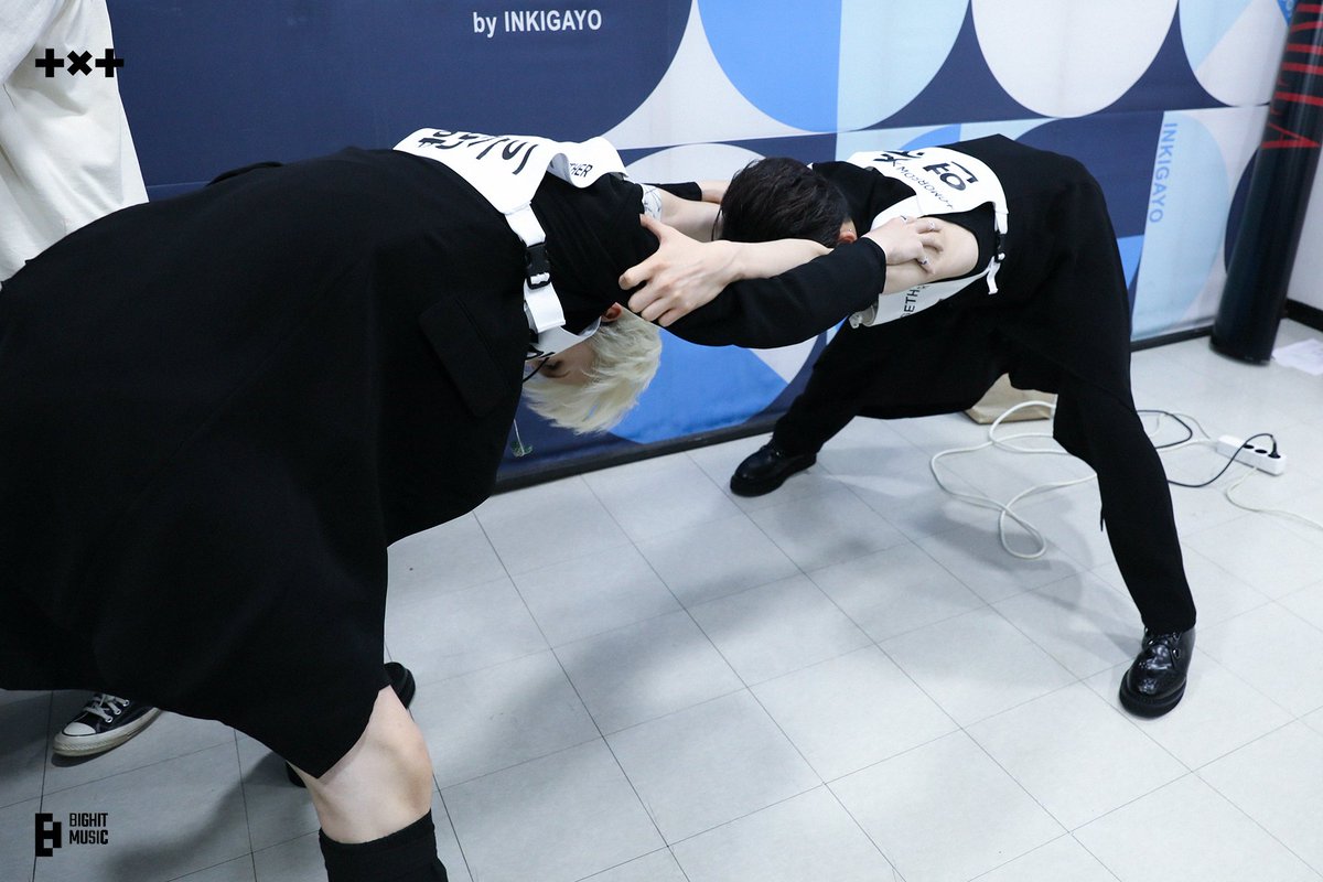 yeonkaihq's tweet image. they seem to be very good friends