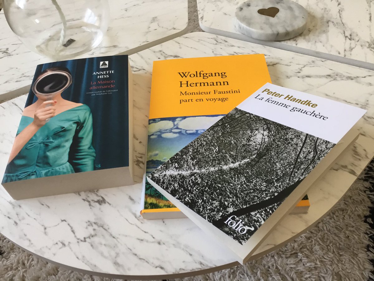 Achats #lecture du week-end #litteraturegermanique 
Les traducteurs respectivement de gauche à droite: 
Stéphanie Lux (mentionnée en 1ère de couverture), 
Olivier Le Lay, 
Georges-Arthur Goldschmidt (ces derniers ne sont mentionnés qu’en 4ème de couverture).#xl8 #traduction