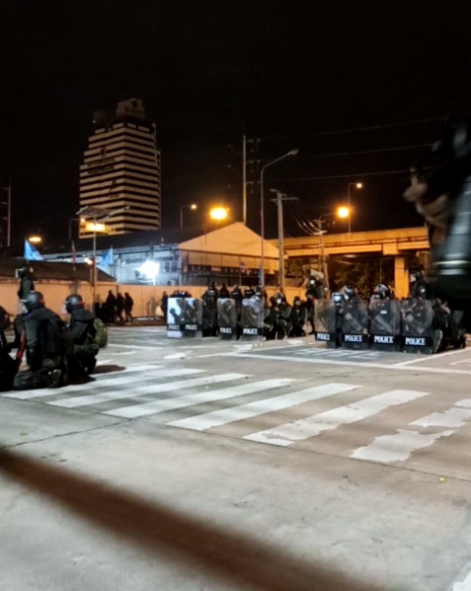 ประชาชนไทยปลดเเอก tweet media