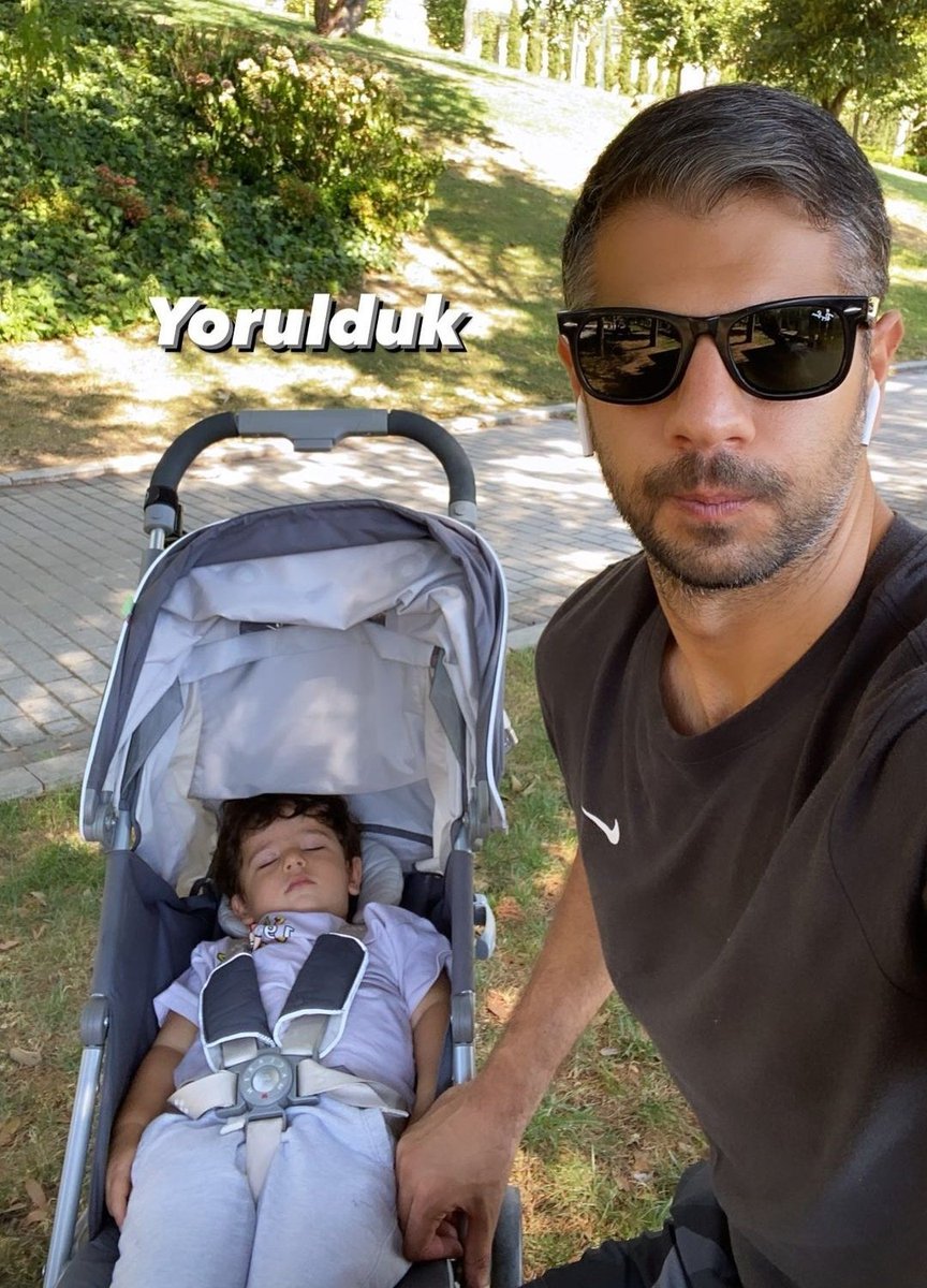 leo_context's tweet photo. kaç kere dedim uyurken çekme diye göbeğim çıkıyo ya https://t.co/GYnCwpd66C