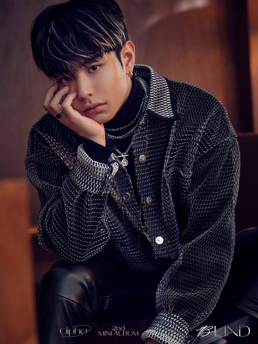 ciipherity's tweet image. THE HIGHLIGHT HAIR THE POSE THE STARE TAKE ALL MY MONEY MY HEART AND MY MIND !! LIVE ON MY MIND RENT FREE IDC