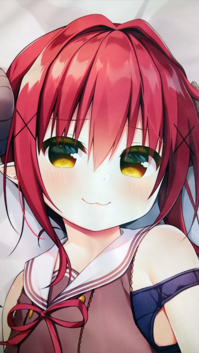 抱き枕カバーとタペの色校も届いた🙏めっちゃきれい～☺️全体公開でファンボックスに写真多めにアップしたのでよかったらご参考にどうぞ✨※R18
FANBOX→ https://t.co/0UhkKoWTGk 