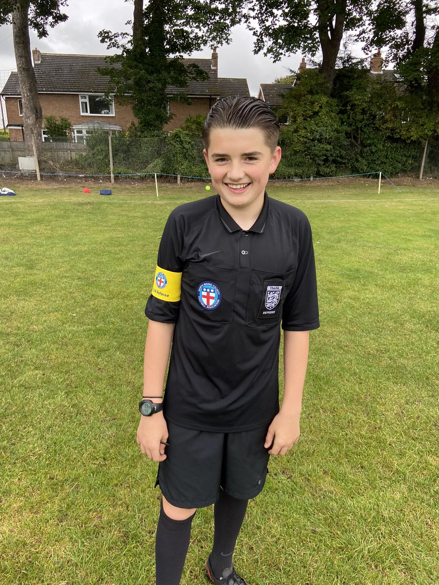 Members of our Referee Development Team are out and about in local grassroots football today supporting and engaging with our Referees 👍

Thanks to them all for their dedication, and all our clubs for the positive support they have shown 😁

#WeSupportNRCFAReferees 
 
1/2