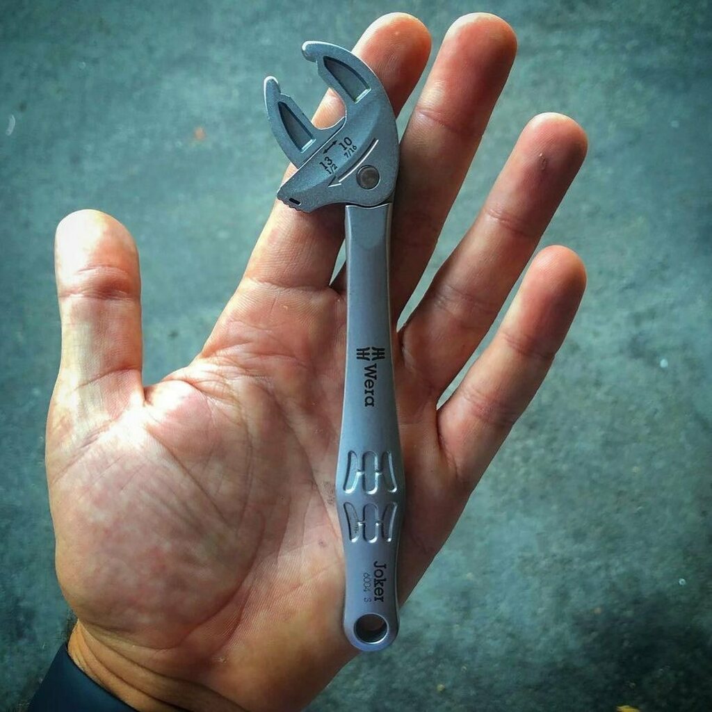 ToolsPremium's tweet image. Posted @withregram • @tools.95 Wera joker 6004 taglia S, amo questa chiave 😍

#tools #lovetools #professionaltools #hvac #electrician #industrialelectrician #weratools #wera #weraofficial #werajoker #werajoker6004 #pliers