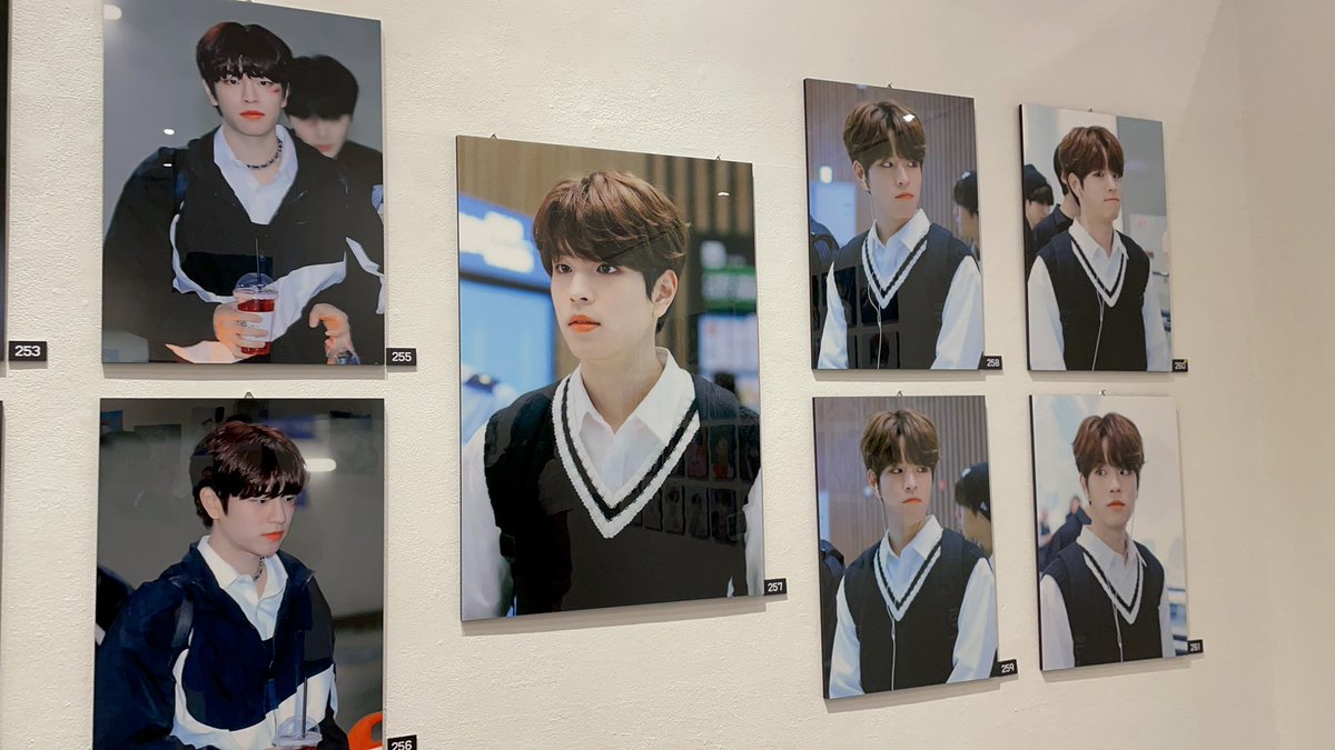 mumnonly's tweet photo. #filmdamour 지어낸 이야기 아닙니다 저는 오늘 실제로 죽었습니다 운이 좋았는지 천국의 문 앞에 떨어졌고 문 너머를 훔쳐봤습니다 그곳은 정말 천국 그 자체였습니다 그래서 저는 다시 깨어났을 때 다짐했습니다 천국에 갈 수 있도록 앞으로 열심히 살겠다고 https://t.co/7FH5A7amYH