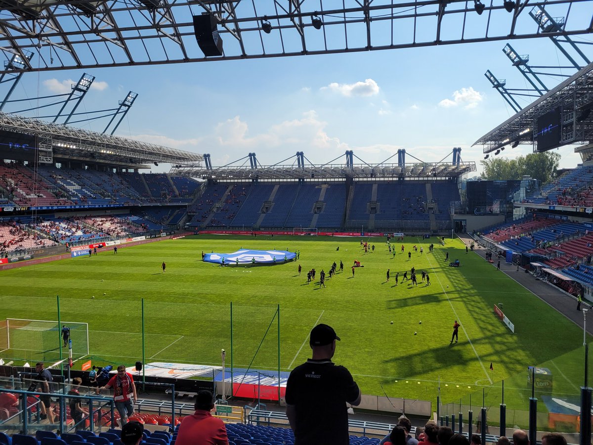 MuzykaHubert's tweet photo. Dzień meczowy ! ⚽️⚽️⚽️ Niech to będzie udana niedziela! #WISLGD https://t.co/L6trA6QrMv